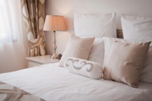Picture of a clean and tidy room.